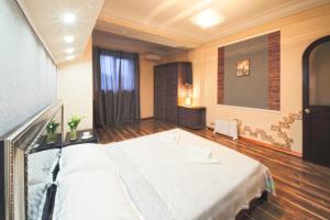 Апартаменти 4-кімнатні в центрі Києва м. Хрещатик