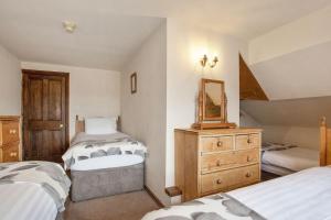 The Coppermines Mountain Cottages - Sawyers, Carpenters, Pelton Wheel, Sleeps 18