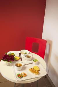 Hotels Premiere Classe Orange : photos des chambres