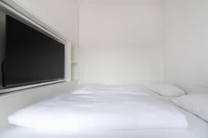 Ruhig, hell und neu mit Garage