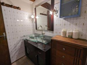 Maisons de vacances Grande maison de village : photos des chambres