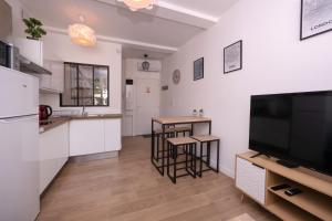 Appartements Le Nostradamus - Magnifique appartement cours principal plein centre avec parking : photos des chambres