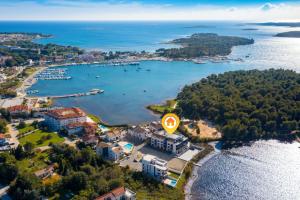 Vizula Sunset D - Antonio & Ulla & Undine