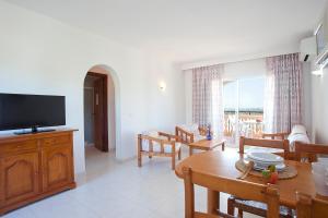 Two-Bedroom Apartment room in Sol Romantica