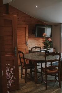 Maisons de vacances Chalet St Clair avec Parking, a 5 min d'Etretat : photos des chambres