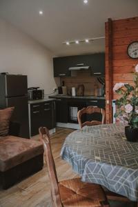 Maisons de vacances Chalet St Clair avec Parking, a 5 min d'Etretat : photos des chambres