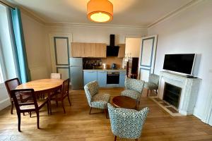 Appartements A 2 pas de Vittel et Contrexeville et proche Neufchateau Chateau Viendal : photos des chambres