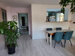 Lou beach home 75 m2 à 300 m de la plage avec vue mer