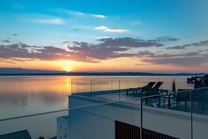 Villa Trinity - Hillside villa with Sea View and Infinity Pool
