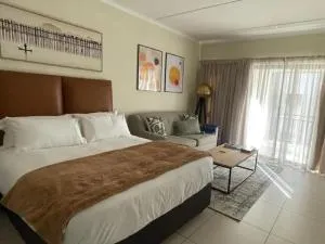 Executive Modern Apartment - Fourways