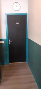 JONI, not for parties, not a hotel, room with no kitchen