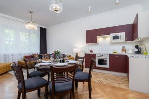 Luxurious & Unique Apartment Mickiewicza Cracow by Renters Prestige