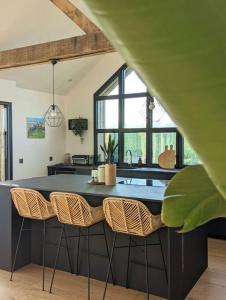 Villa vue Mer -5 mn des plages - grand jardin-cuisine dété- 4 chambres