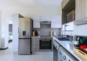 The Henlee Apartment on Ventura