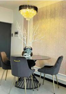 The Henlee Apartment on Ventura