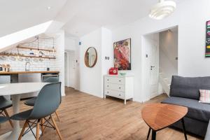 Artistic Flat With Entresol - 5 Market Square - by Upstairs