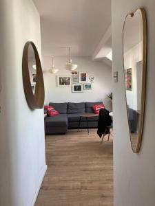 Artistic Flat With Entresol - 5 Market Square