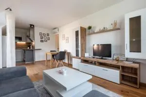 Grüne Ruhelage, 20 Minuten ins Zentrum und Parkgarage - Seyring