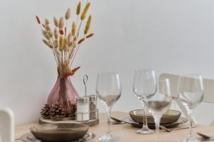 Family Apartment Kamienna with Balcony 1,5 km to Wroclavia by Noclegi Renters