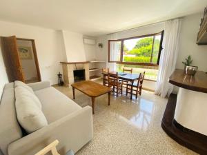 Villa Los Robles en Playa den Bossa con Piscina Privada