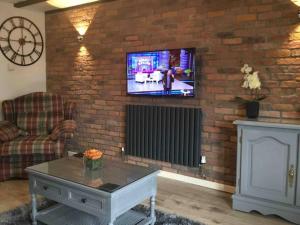 Y Bwythyn - Lovely cottage in village of Spittal