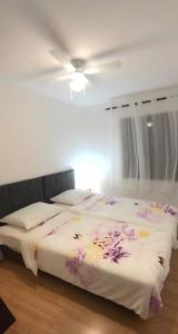 Ground floor 50m from Beach back entrance