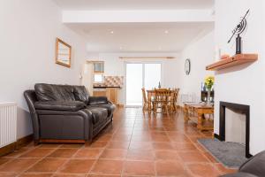 Kilkee Townhouse by Trident Holiday Homes