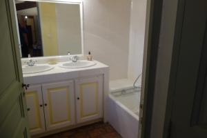 Villas Villa & piscine, Calme Absolu, Jardin Spacieux : photos des chambres