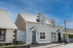 Kilkee Townhouse by Trident Holiday Homes - Bealaha