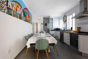 DOWNTOWN La LATINA Grupos, by MONARO*****