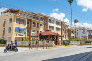 Cozy 2BDR • Pool View • Prime Bávaro Location