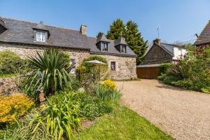 Manoir 16ème siècle Proche Paimpol