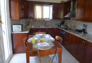 SIMOS sea view house