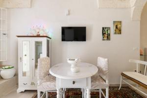 Stairway with Jacuzzi by Wonderful Italy