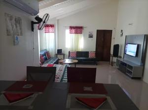 J Ochi ApartHotel