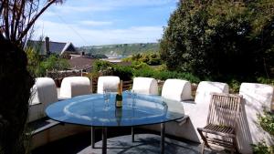 Bantham House, Bantham, South Devon - a few steps from golden sandy beaches