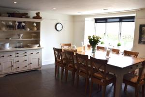 Bantham House, Bantham, South Devon - a few steps from golden sandy beaches