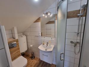 Pokoje Gościnne "Adam"