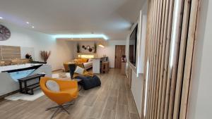 B&B / Chambres d'hotes Grand Studio magnifique avec Spa privatif illimite : photos des chambres