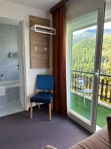 Hotels Hotel Le Blainon : Chambre Double avec Terrasse - Vue sur Montagne
