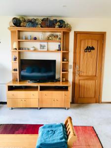 Suite abierta todo el año con vistas al campo, lago y ciudad