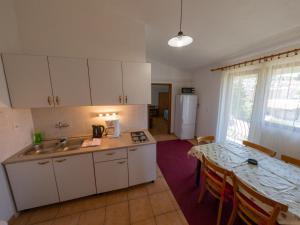 Villa Ivanka Murter ap D sa grijanim bazenom i besplatnim parkingom