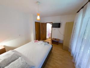 Villa Ivanka Murter ap A sa grijanim bazenom i besplatnim parkingom