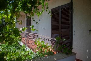 Villa Ivanka Murter ap A sa grijanim bazenom i besplatnim parkingom