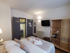 Hotels Hotel Des Falaises : photos des chambres