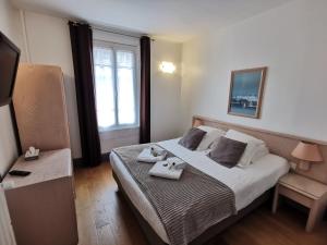 Hotels Hotel Des Falaises : photos des chambres