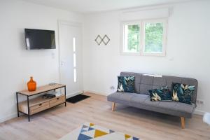 Les Tilleuls, Gîte familial avec jardin et piscine partagés
