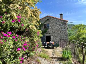 Maisons de vacances LES GITES D'ARDAILLERS : photos des chambres