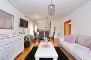 Apartments Fraj with Jacuzzi