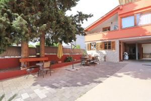 Apartments Fraj with Jacuzzi